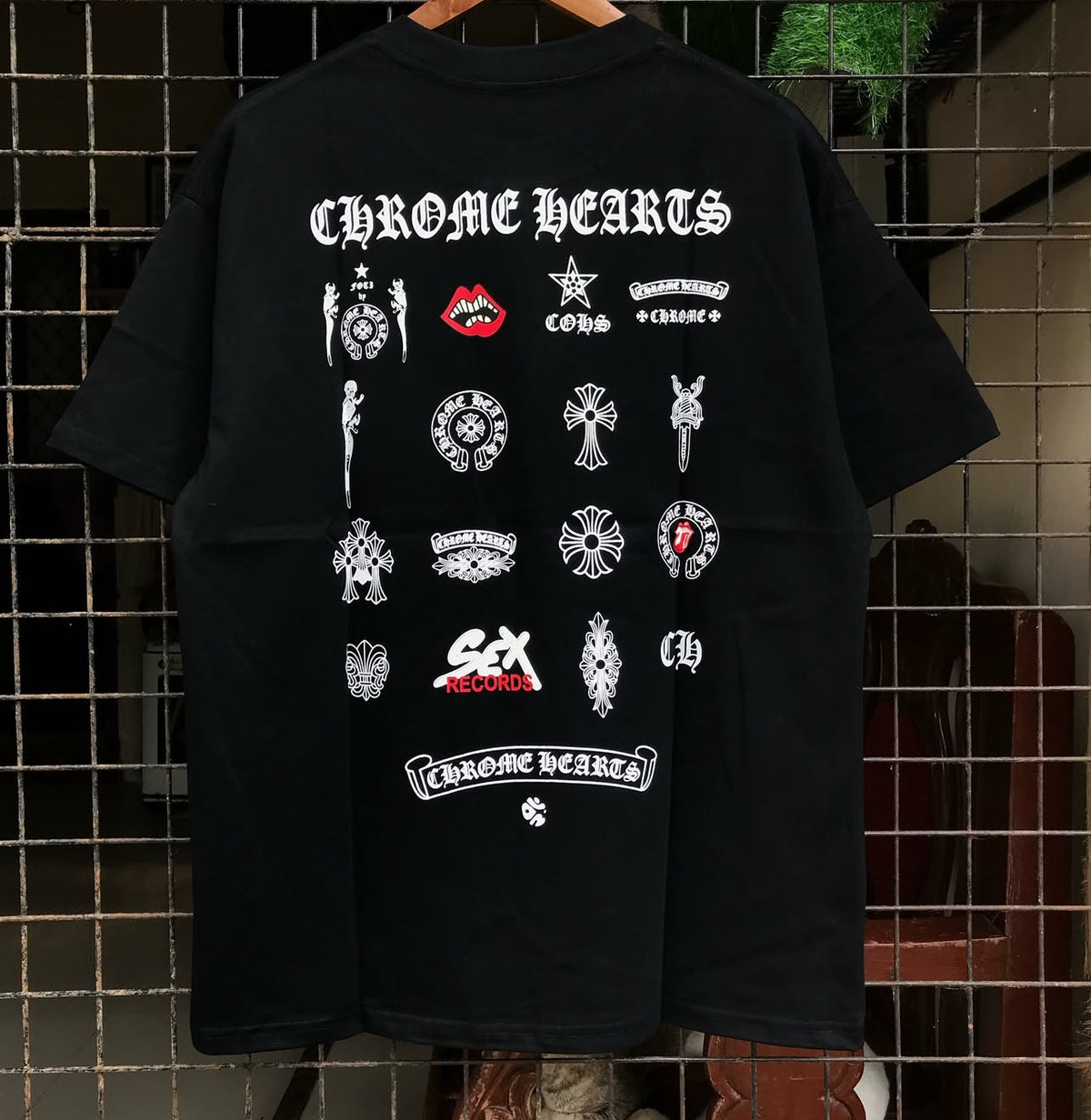 CH: MULTI-LOGO BLACK T-SHIRT