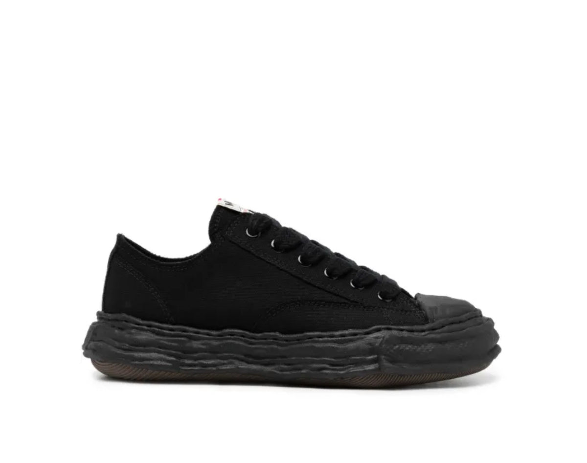 MAISON MIHARA: PETERSON23 LOW TOP SNEAKER