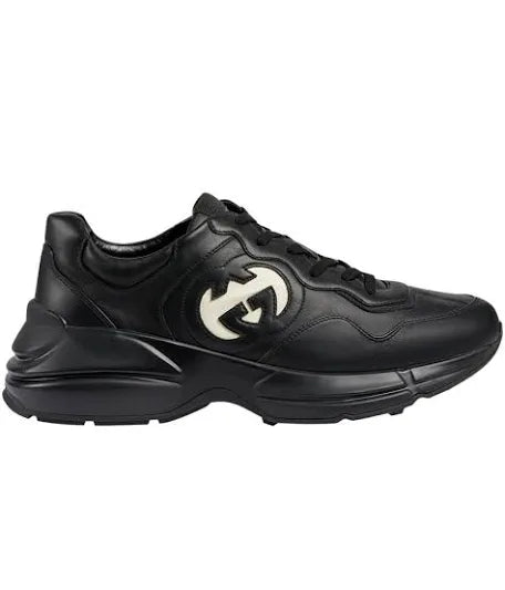 GC : BLACK SNEAKERS